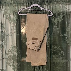 100% Cotton Men’s Khaki Wranglers- 28x32 Cowboy Cut